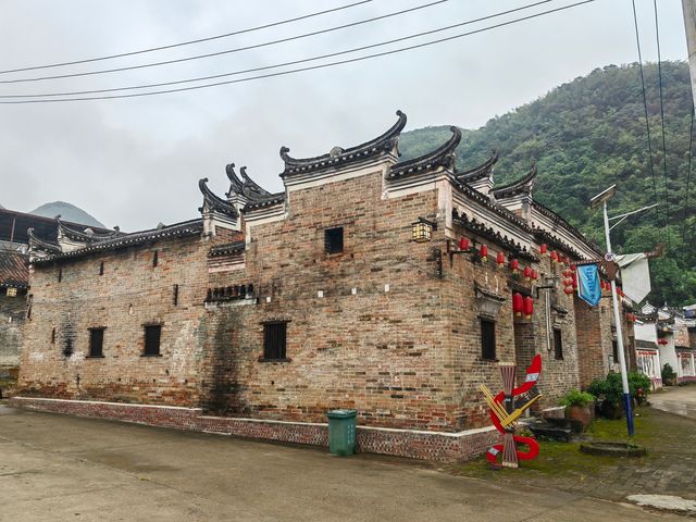 廣西富川虎馬嶺古村。