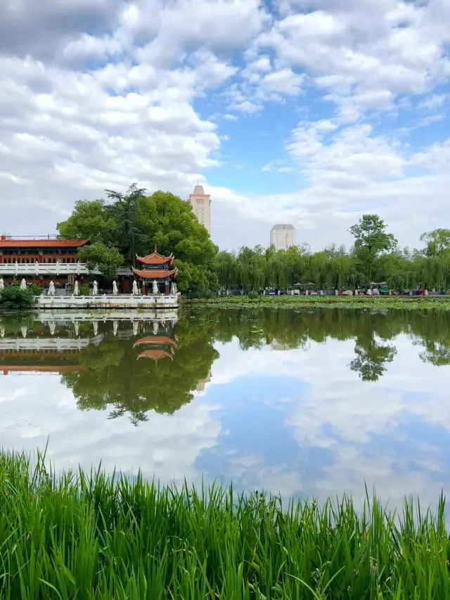 Cuihu Hotel: A Timeless Romance