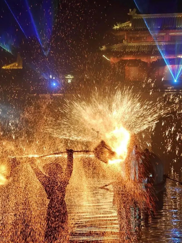 一秒穿越回宋朝！開封清明上河園，食玩全攻略！