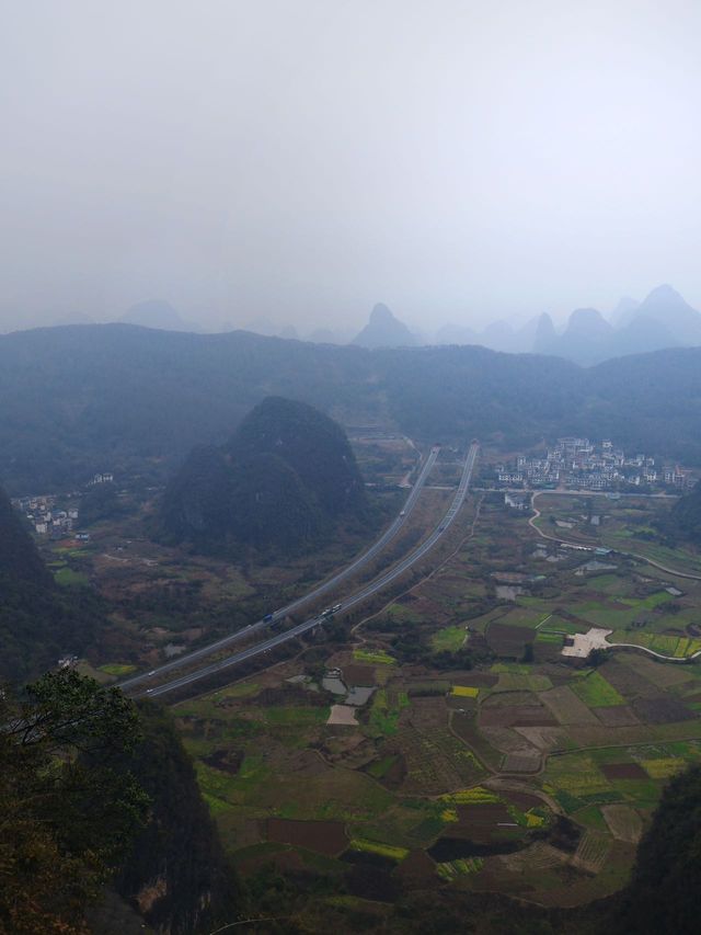梅雨季節嘅如意峰——若隱若現嘅山水畫卷