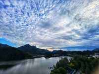 萬頃雲濤，一湖煙雨！霧靈山