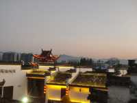《進駐屯溪老街心臟地帶！200年徽商老宅華麗變身輕奢博物館》