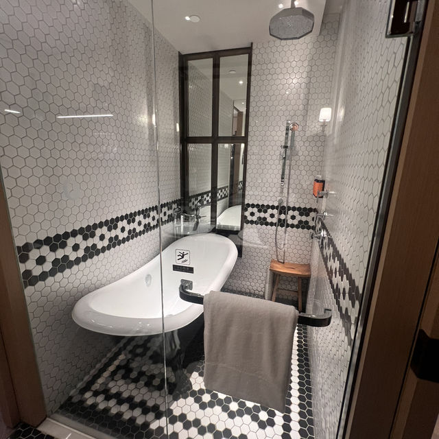 Best Hotel in Chengdu: Luxurious 5-Star Traditional Chinese Style