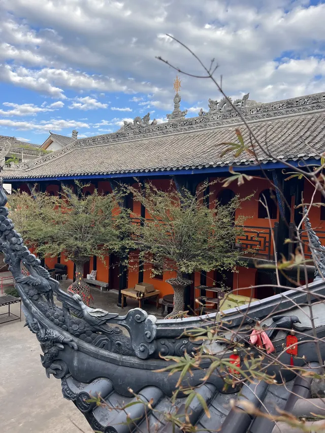 靈鷹寺：愛馬仕橙香味的寺廟，西昌最佳打卡點