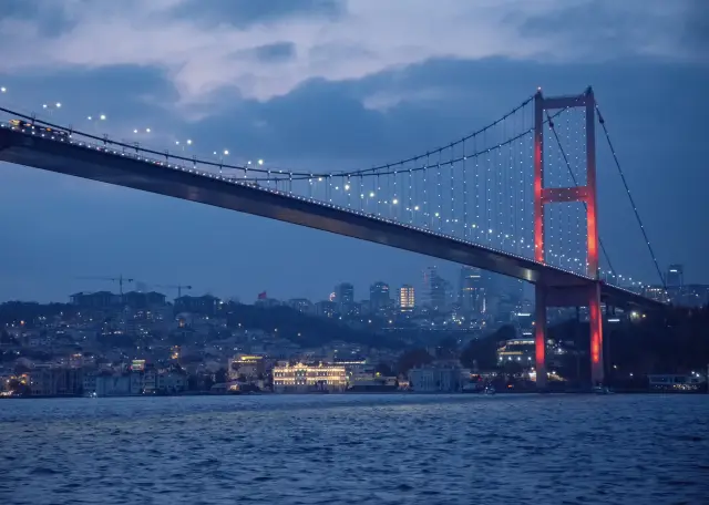 Fall in Love with a City: One-Day Cross-Continent Check-in in Istanbul