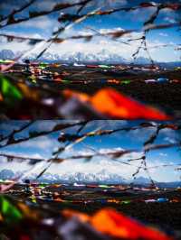 當雪山碰上經幡,靈魂碰上祝福