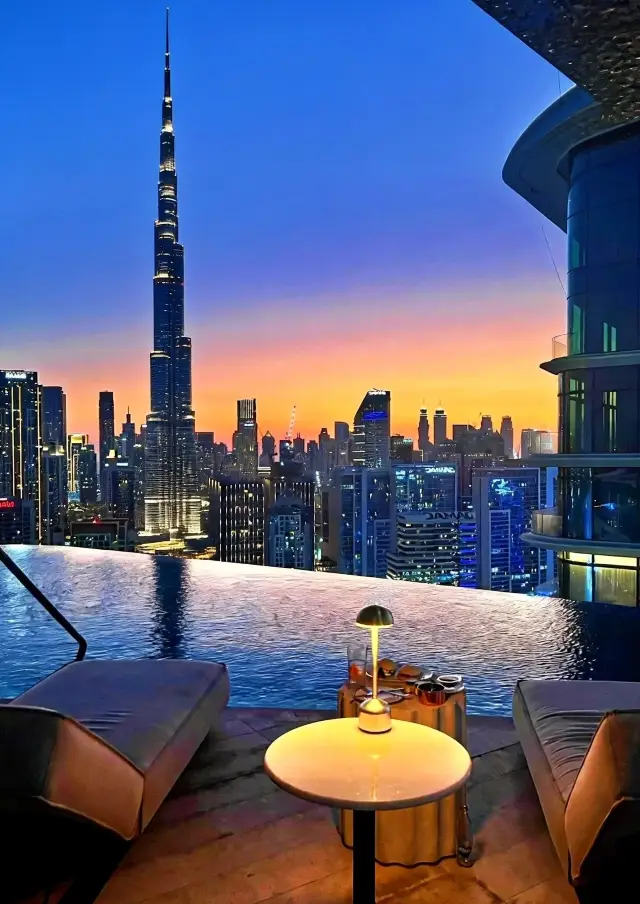 Dubai Burj Khalifa Hotel