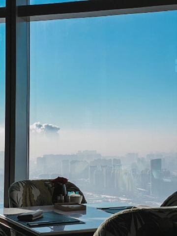 Experience Harbin's winter and enjoy a warm and happy winter stay amidst the snow and ice.