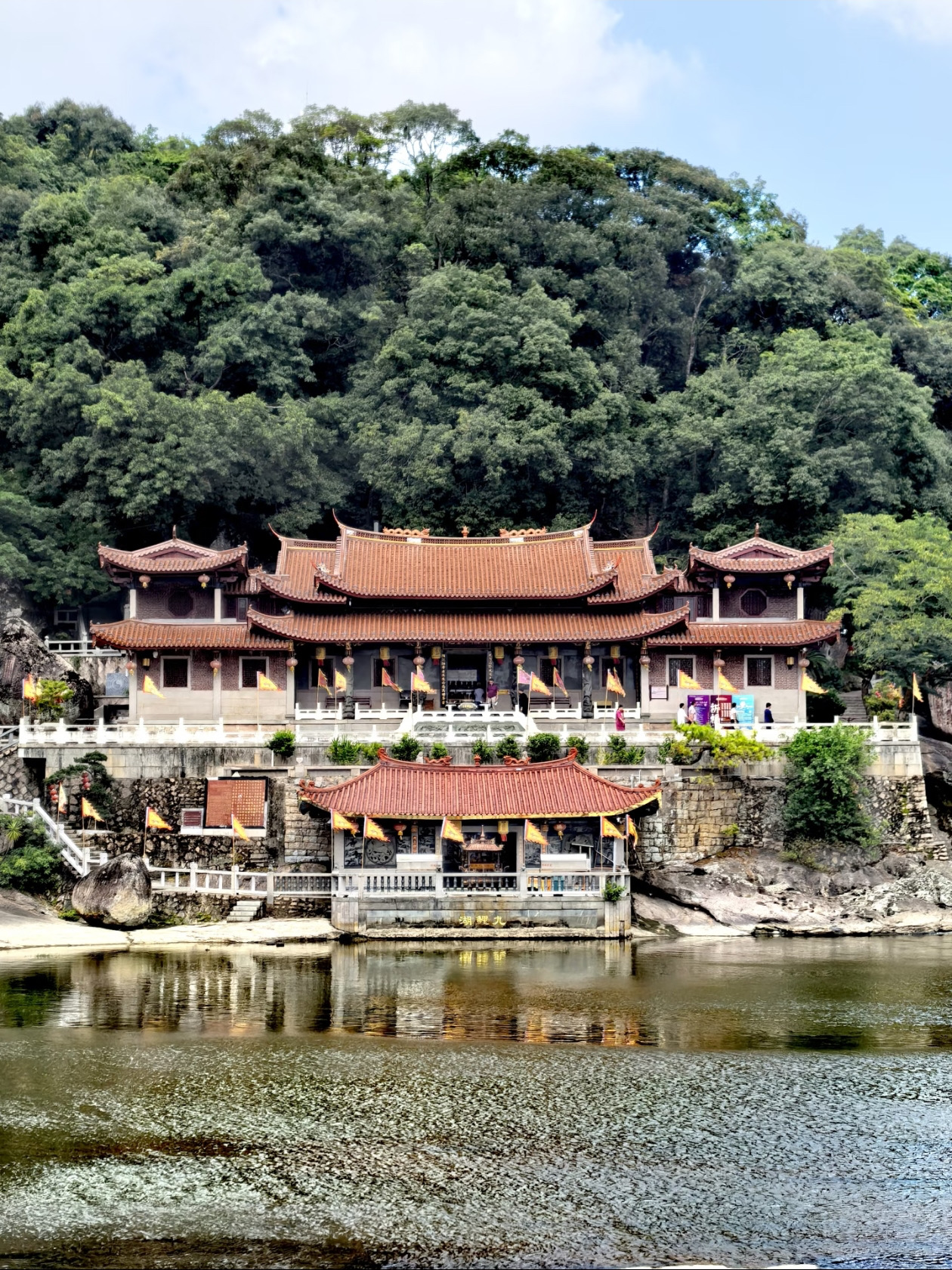 Escape Fujian this weekend! 4 lesser-known towns just 1 hour from the high-speed rail – less crowded, beautiful scenery, and less congested.