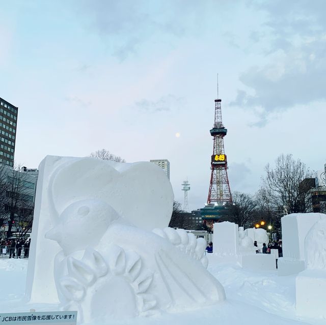 札幌　札幌観光　2023さっぽろ雪まつり　さっぽろテレビ塔とのコラボが素晴らしい