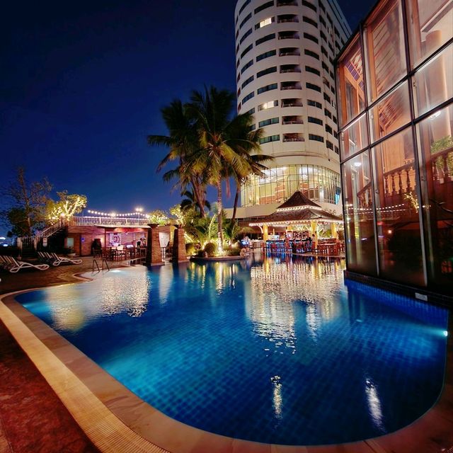 โรงแรมสระว่ายน้ำสวยกลางกรุง