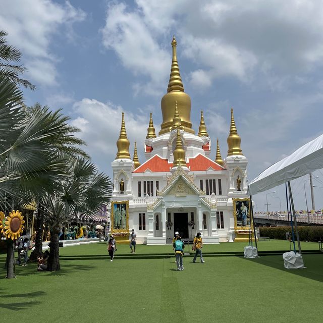 ไหว้พระทำบุญ " วัดไร่ขิง "