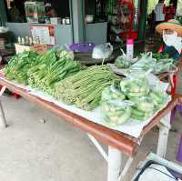 ร้านเจ๊อ้อยส้มตำริมคลอง