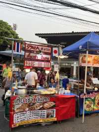 ถนนคนเดินวัวลาย ไม่มีวัว แต่มีของกินเยอะมากก
