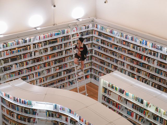 Library @ Orchard ห้องสมุดสุดชิค