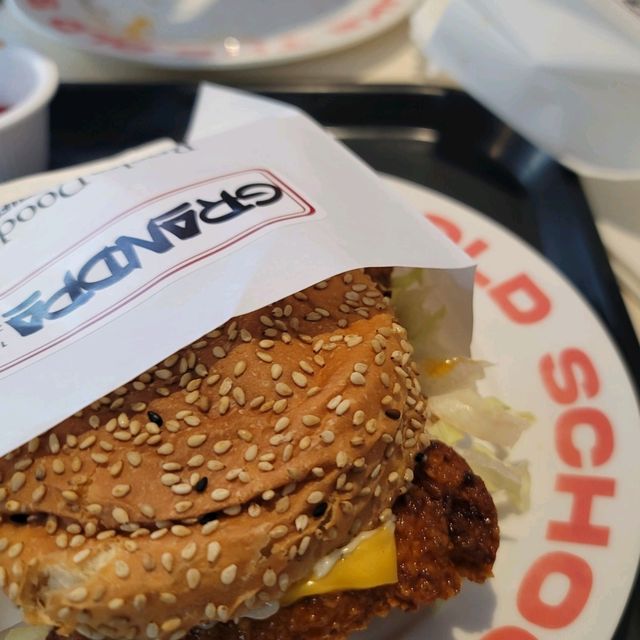 서울여행의 핫플 이태원 맛집 롸카두들