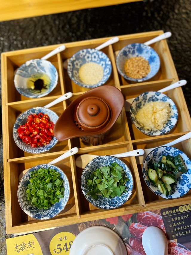 【人氣火鍋店】玲瓏浮凸花膠雞湯鍋，日本廣島蠔