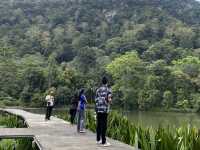 อุทยานแห่งชาติทะเลบัน ที่นี่โอบล้อมด้วยเทือกเขา