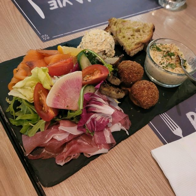 特色法式小酒館