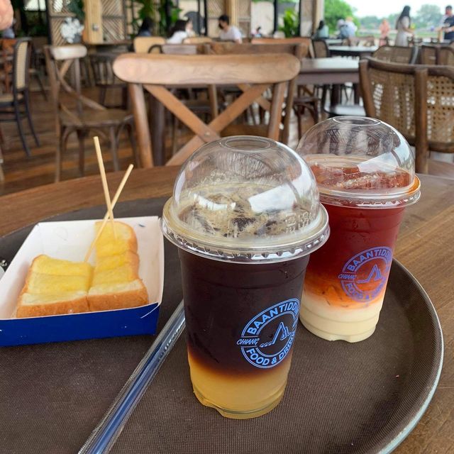คาเฟ่บ้านติดดิน