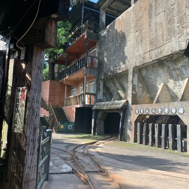 新北景點｜猴硐坑小火車採礦體驗