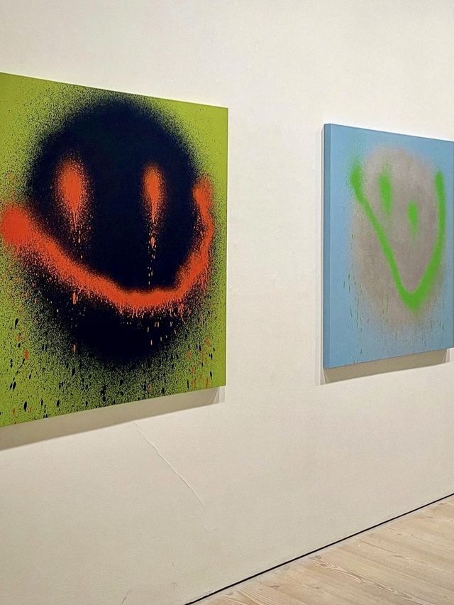 Saatchi Gallery - London 