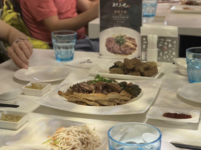🍜 天下三絕麵食館：米其林推薦的麵食館！🌟