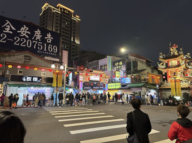 เดินตลาดนัดกลางคืน RAOHE Night Market