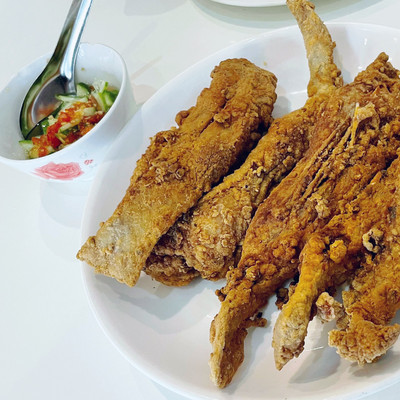 เชิงปลากรายทอดกระเทียม อร่อยนี้ที่สิงห์บุรี | Trip.com จังหวัดสิงห์บุรี เชิงปลากรายทอดกระเทียม อร่อยนี้ที่สิงห์บุรี | Trip.Com จังหวัดสิงห์บุรี