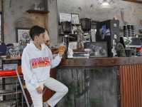 Vanvela Cafe’ & Space คาเฟ่สไตล์ Loft ปูนเปลือย