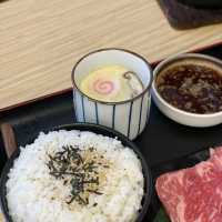 荃灣｜多款日式定食選擇。豚本家