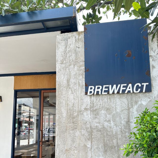 Brew Fact ร้านกาแฟอบอุ่นใจดี ย่านศิริมังคลาจารย์📍