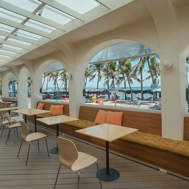 PEEPS Breakfast and Bar 🧡🌴🌻
