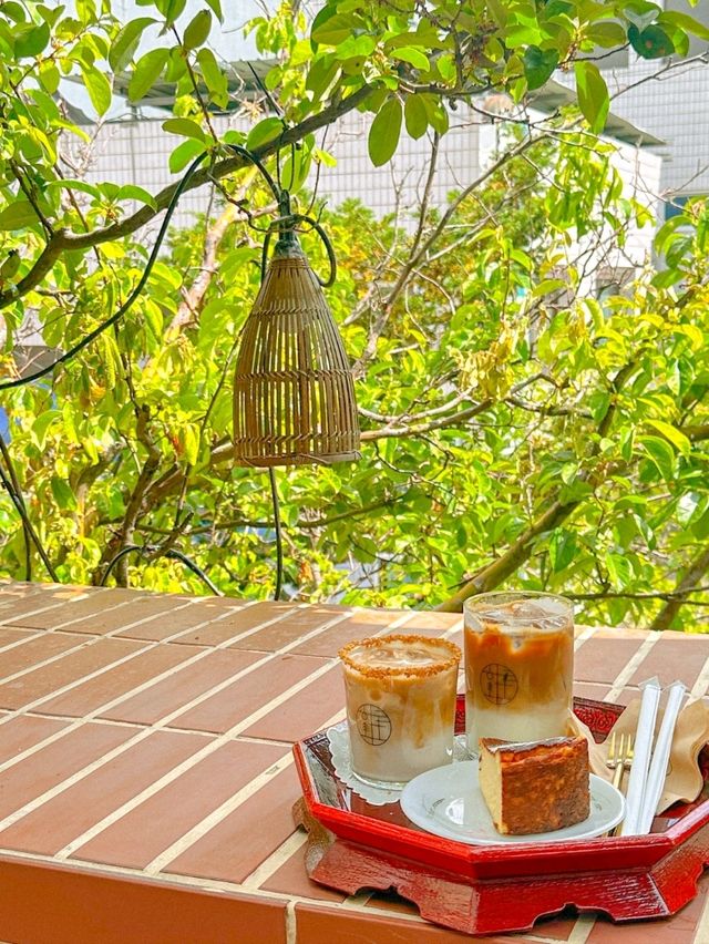 ☕레트로 감성 가득 품은 채광 좋은 카페☕