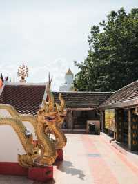 วัดพระธาตุดอยคำ (Wat Phra That Doi Kham)