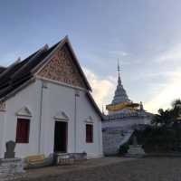 วัดพระธาตุเขาน้อย 