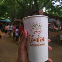 ตลาดเช้าริมธาร วิถีชาวกะเหรี่ยง