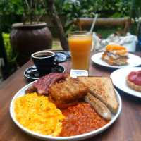 "Sunrise Delights: Brunch Extravaganza at Kenny Hills Bakers"