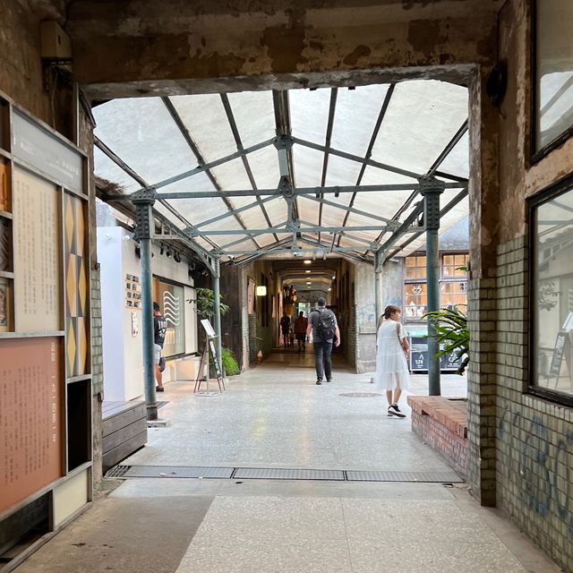 《台北熱門景點 - 華山1914文化創意產業園區》