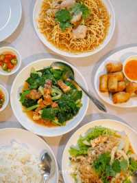 สงวนศรี ร้านอาหารไทยเก่าแก่ราคาเป็นมิตร ใจกลางเมือง