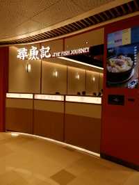 「屯門上海菜，蟹粉年糕和油爆蝦出色」