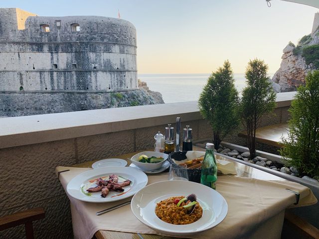 【クロアチア】ドブロブニクのサンセットを眺めながらディナー🍽️