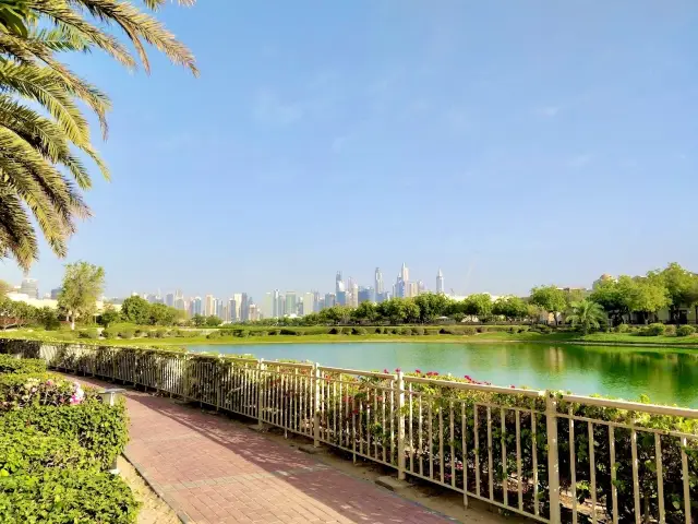 草地六號西公園