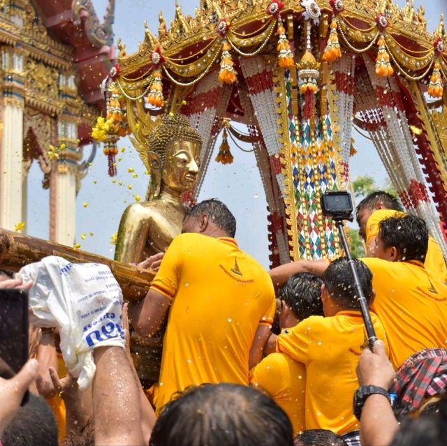 แห่หลวงพ่อพระใส ประเพณีสงกรานต์ วัดโพธิ์ชัย