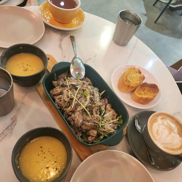 喺度做乜 whatsup cafe📍尖沙咀 喺度做乜 whatsup cafe📍尖沙咀