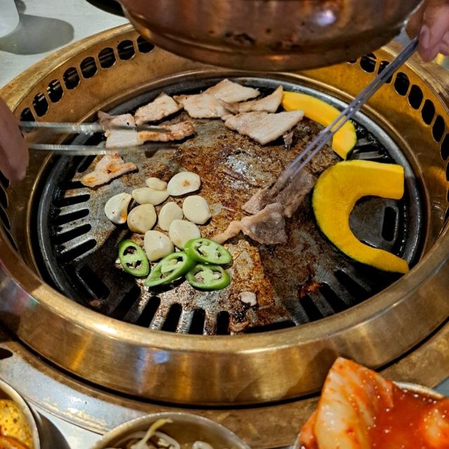 เมียงดงตรงรัชโยธิน