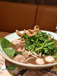 大碗泰國船麵，抵食泰國小食