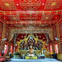 สักการะพระเจ้าสองสี ที่วัดมุงเมือง