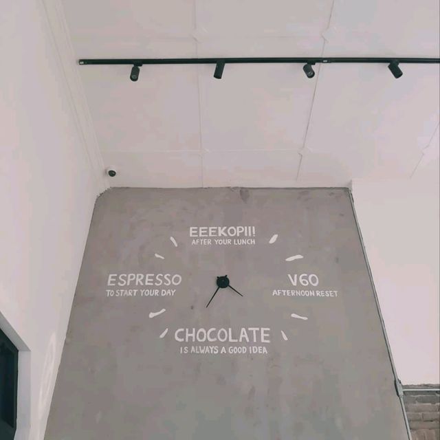 THERE'S A NEW BRANCH OF FILOSOFI KOPI LOCATED IN THE PHILATELY BUILDING