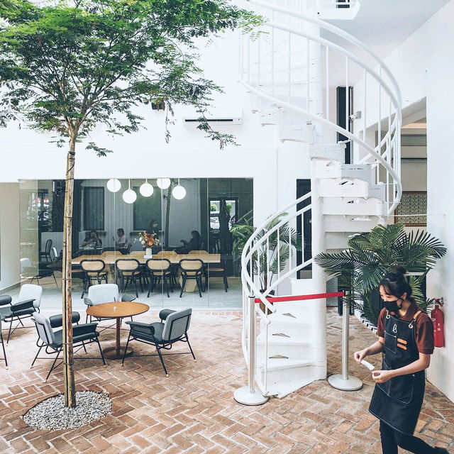 GLASSMANSION